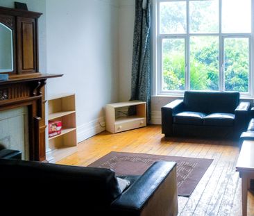 48 CARDIGAN ROAD Leeds - LS6 3AG - Photo 2