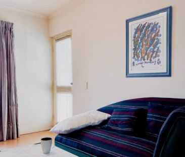 Secondary Room - Photo 1