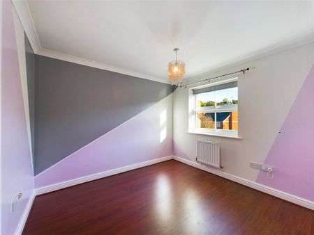 4 bedroom detached house to rent - Photo 2