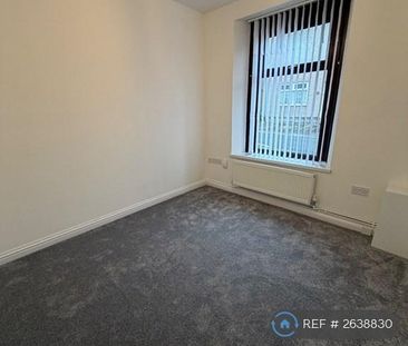 3 bedroom end of terrace house to rent - Photo 2