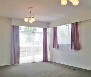 Large family 4 Bed Room House - Glen Eden - Photo 5