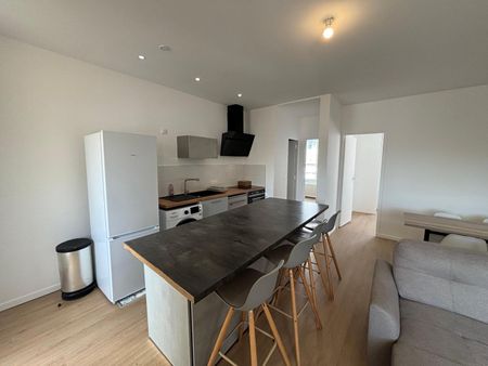 Location Appartement 3 pièces 46m² EQUEURDREVILLE HAINNEVILLE 50120 - Photo 2