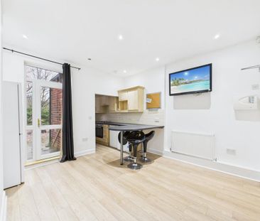 4 bedroom terraced house to rent - Photo 2