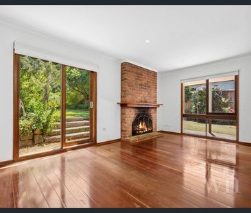 Beachside Home with large garage- Gardening Included - Photo 1