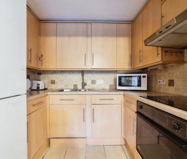 1 Bed Flat, Pittman Gardens, IG1 - Photo 6