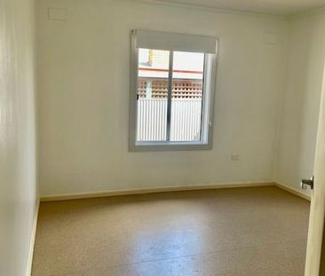 Fresh 3 Bedroom home - Photo 6
