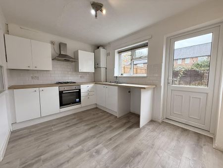 2 bedroom terraced house to rent - Photo 4