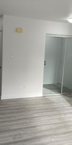 LONGUEUIL , 4 1/2 SECTEUR COLLECTIVITE NOUVELLE TOUT RENOVÉ - Photo 3