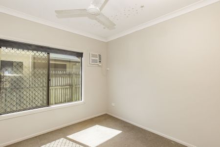 15 Eungella Court, Bushland Beach - Photo 4