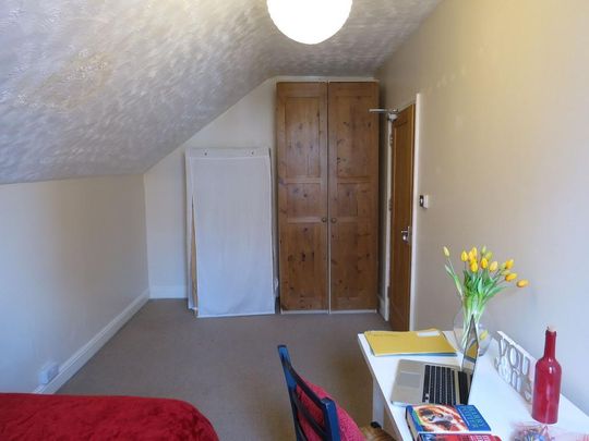 1 bedroom in a house share to rent - Photo 1