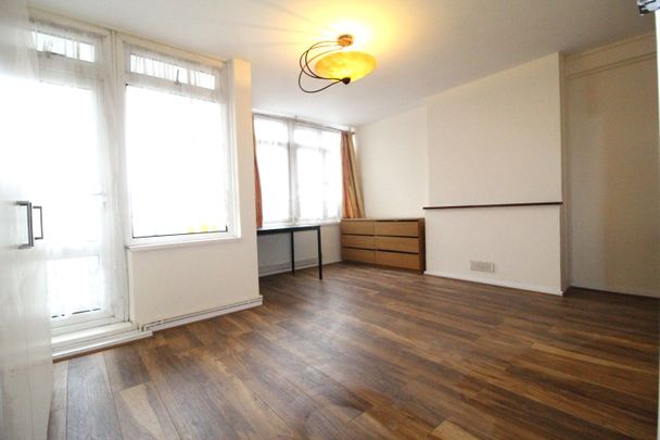 Room in a Shared Flat, Martindale House, E14 - Photo 1
