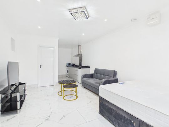 1 bed ground floor flat to rent in Robin Hood Lane, Birmingham, B28 - Photo 1