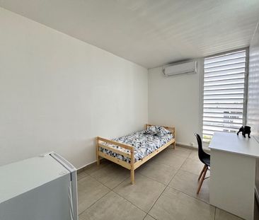 Location Appartement 5 pièces 70m² LES ABYMES 97139 - Photo 1