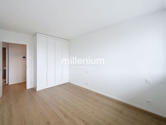 Beautiful Modern 4-Room Apartment with Stunning Jet d’Eau View - Photo 1