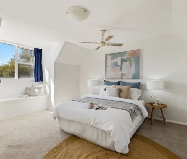 Sunlit Family Retreat - Photo 2