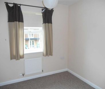 4 bedroom semi-detached house to rent - Photo 4