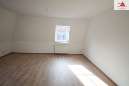 Zentral gelegene 2-Raum-Wohnung in Scheibenberg!! - Photo 2