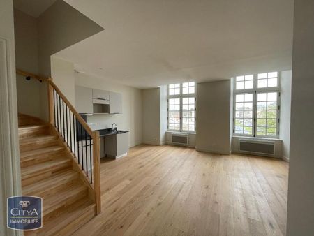 Location Appartement 2 pièces 53m² FONTENAY LE COMTE 85200 - Photo 2