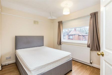 3 Bed Semi-Detached House, Kirkham Avenue, M18 - Photo 5