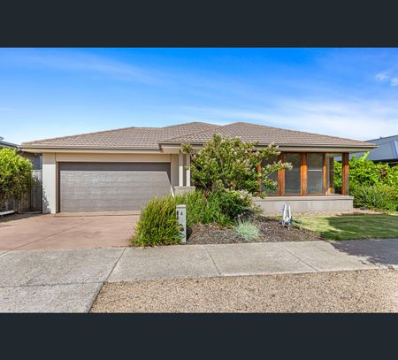 32 Taylor's Cct, Charlemont, Vic 3217 - Photo 2