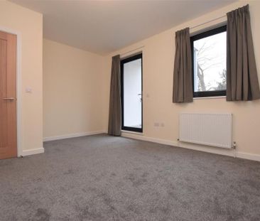 2 bedroom semi-detached house to rent - Photo 3