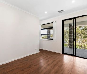 Bright, Modern & Perfectly Located Three Bedroom Home! - Photo 3