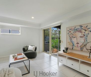 Stylish Family Retreat in the Heart of Tingira Heights - Photo 4