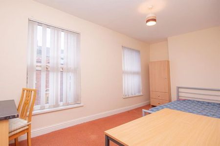 3 Fitzroy Avenue, Belfast, BT7 1HS - Photo 5