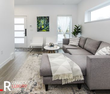 Duplex in Vancouver East Side, BC - Photo 4