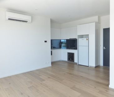 BEAUTIFUL ONE BEDROOM APARTMENT IN GREAT LOCATION - Photo 3