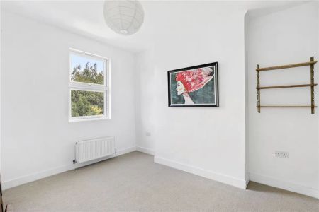 5 bedroom house in Holloway - Photo 4