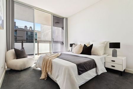 A Luxury Entire Floor Apartment with Space, Style & Views - Photo 4