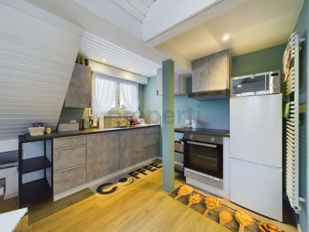 Heimelig 2.5-Zimmer-Wohnung mit Galerie und Aussicht in Uttigen - Photo 3