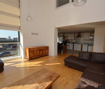3 bedroom flat to rent - Photo 2