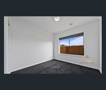 Beautiful 4-Bedroom Home with Premium Finishes in Prime Tarneit Loc... - Photo 3