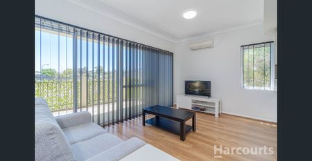 Modern Comfort, Low-Maintenance Living - Ground-Floor Gem in the Heart of Clarkson! - Photo 5