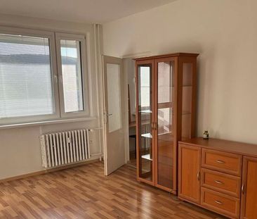 Ponúkame na prenájom útulný 1,5-izbový byt s priestrannou lodžiou v... - Fotografia 1