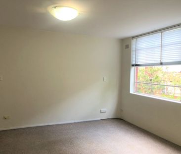 Short walk to Epping station, shops & restaurants - Photo 5