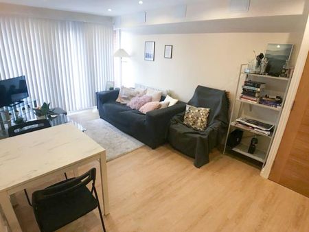 2 bedroom flat to rent - Photo 2