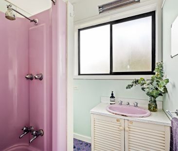 Spacious Home with Large Backyard - Photo 5