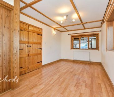 4 bedroom detached house to rent - Photo 6