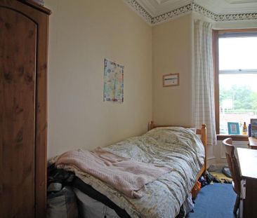 3 bedroom flat to rent - Photo 3