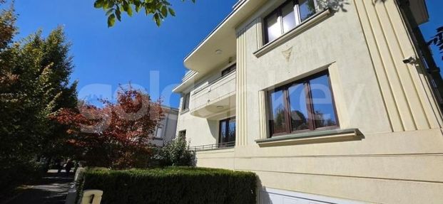 Vila cu 14 camere pretabila birouri\rezidenta | 530mpu | 500mp gradina proprie | ID:137446 - Fotografie 1