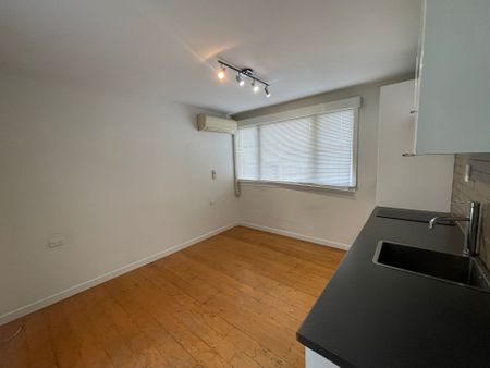 Stylish Unit - Photo 3