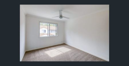 Modern Comfort Meets Location 3-Bedroom Runcorn Townhouse - Photo 3