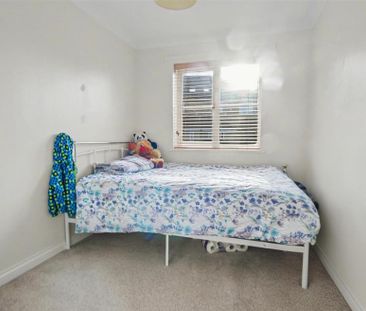 3 bedroom detached bungalow to rent - Photo 4