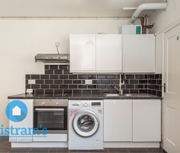 4 bed Mid Terraced House for Rent - Photo 4
