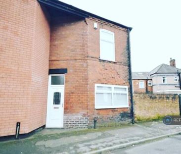 2 bedroom terraced house to rent - Photo 2