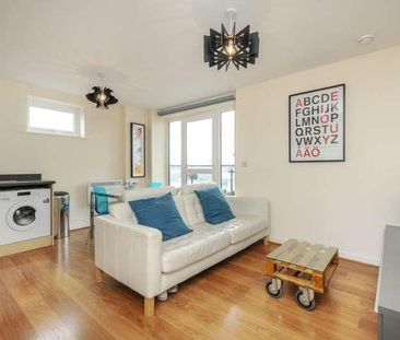 Slough, Berkshire, SL2 - Photo 2