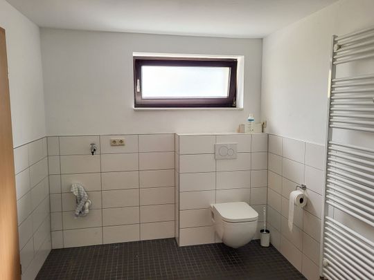 Renovierte und modernisierte, barrierefreie und rollstuhlgerechte 2 Zimmerwohnung zu vermieten! - Photo 1